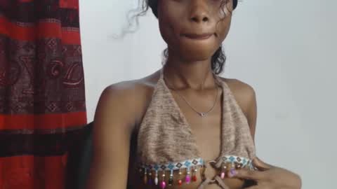 choco_petitqueen online show from 12/18/24, 10:30