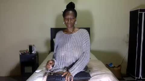 Snapshot of chocolate808 chatting on 11/11/25, 02:33 Exotic Chocolate online show from 11/11/25, 02:33