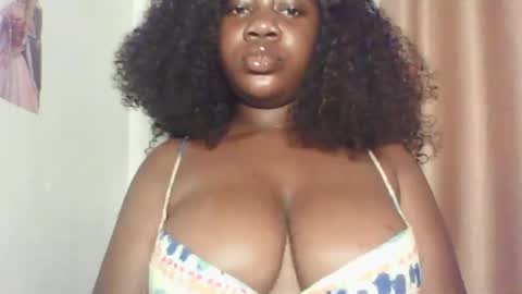 chocolateassgirl61 online show from 09/26/25, 11:47
