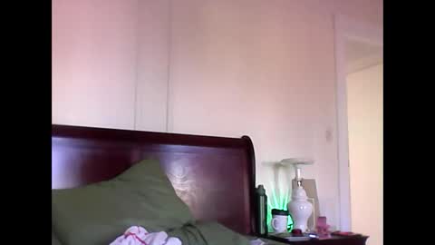 Snapshot of chocolatedrop_ chatting on 10/22/25, 02:28 chocolatedrop_ online show from 10/22/25, 02:28
