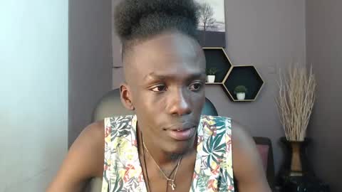 Chombo online show from 02/12/25, 07:56