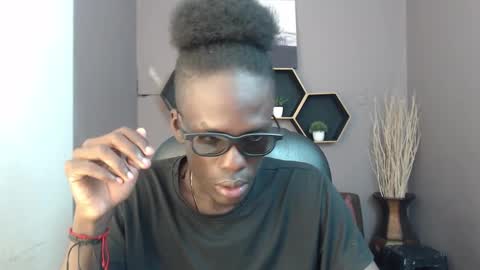 Chombo online show from 02/18/25, 07:41