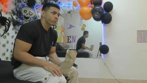 Snapshot of choreythaiylor chatting on 10/05/25, 02:26 Chorey Thaylor online show from 10/05/25, 02:26