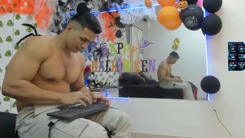 Snapshot of choreythaiylor chatting on 10/11/25, 03:10 Chorey Thaylor online show from 10/11/25, 03:10