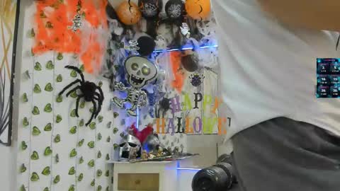 Snapshot of choreythaiylor chatting on 10/15/25, 03:23 Chorey Thaylor online show from 10/15/25, 03:23