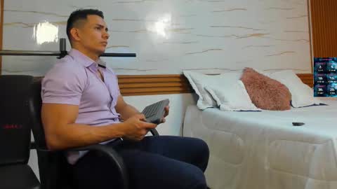 Snapshot of choreythaiylor chatting on 11/30/25, 04:11 Chorey Thaylor online show from 11/30/25, 04:11