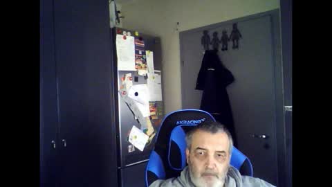 Snapshot of chris250268 chatting on 01/17/26, 01:05 Chris online show from 01/17/26, 01:05