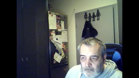 Snapshot of chris250268 chatting on 01/18/26, 05:22 Chris online show from 01/18/26, 05:22