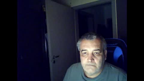 Snapshot of chris250268 chatting on 05/24/26, 12:37 Chris online show from 05/24/26, 12:37