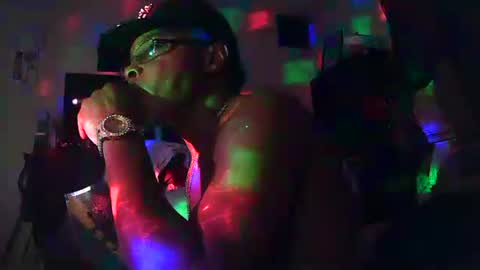 Snapshot of chris4uall chatting on 11/02/25, 01:08 Chris online show from 11/02/25, 01:08