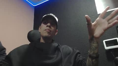 Snapshot of chris_castro chatting on 10/01/25, 11:33 ChrisG online show from 10/01/25, 11:33