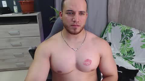 Snapshot of chris_huntter chatting on 02/19/25, 01:29 chris_huntter online show from 02/19/25, 01:29