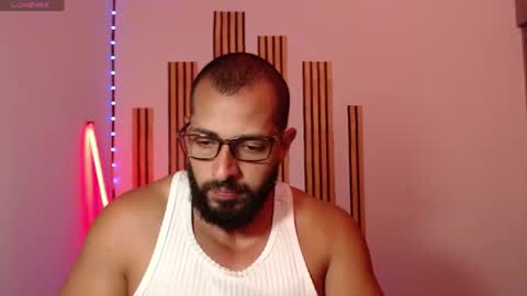 cris         Twitter magnum101010 insta magnumc20 online show from 07/01/26, 01:29