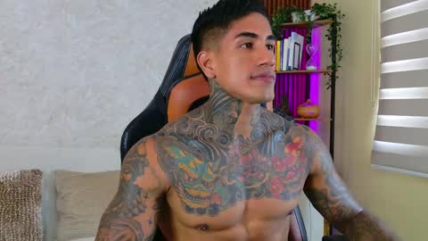 Snapshot of chris_reilly chatting on 10/04/25, 02:15 chris reilly online show from 10/04/25, 02:15