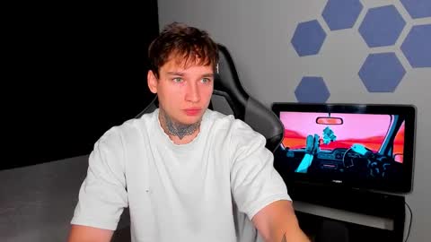 Chris Tyson online show from 09/19/25, 01:18