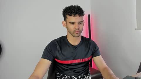 Im Chirs IM MODEL INDEPENDT online show from 09/18/25, 04:31