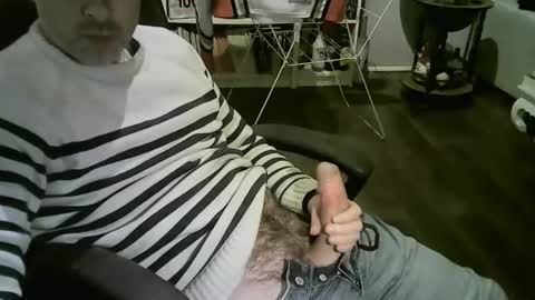 Snapshot of chrisprngr chatting on 10/27/25, 05:39 chrisprngr online show from 10/27/25, 05:39