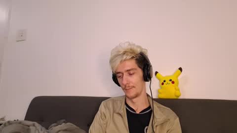 Snapshot of chrisslicer chatting on 10/19/25, 01:28 Christopher online show from 10/19/25, 01:28