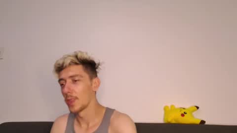 Snapshot of chrisslicer chatting on 11/23/25, 01:16 Christopher online show from 11/23/25, 01:16