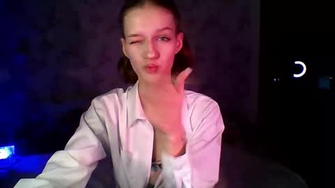 Snapshot of chrissy_joyful chatting on 03/26/26, 05:24 chrissy_joyful online show from 03/26/26, 05:24
