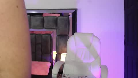 Snapshot of christaly_1 chatting on 09/30/25, 05:56 Christal online show from 09/30/25, 05:56