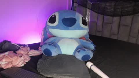 Snapshot of christaly_1 chatting on 10/25/25, 11:07 Christal online show from 10/25/25, 11:07