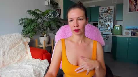 Chris online show from 10/23/25, 07:40