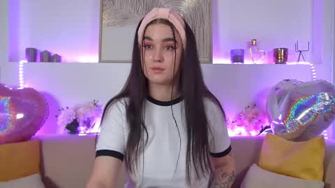 Christina online show from 02/13/25, 09:49