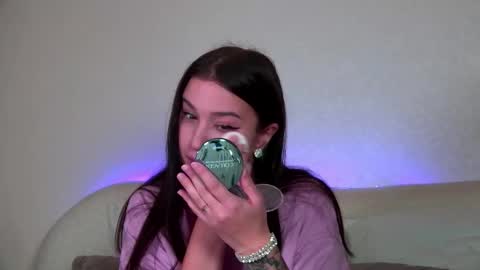 Christina online show from 10/21/25, 06:30