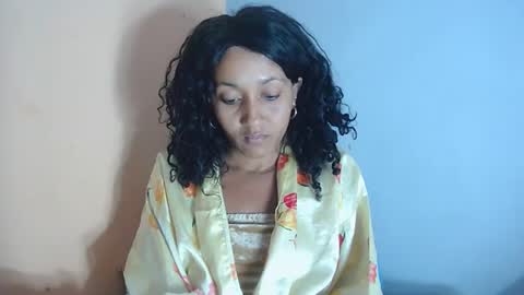 Snapshot of christine213 chatting on 11/09/25, 06:33 christine213 online show from 11/09/25, 06:33