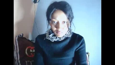 Snapshot of christine213 chatting on 11/12/25, 01:17 christine213 online show from 11/12/25, 01:17