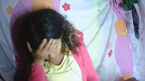 Snapshot of christine213 chatting on 12/16/25, 09:09 christine213 online show from 12/16/25, 09:09