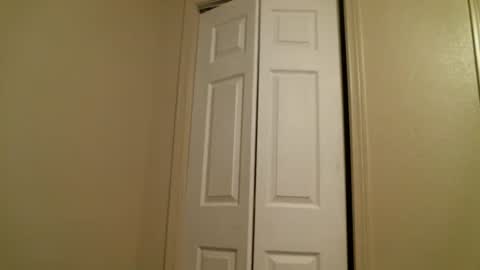 Snapshot of christophe_throbin chatting on 01/01/25, 12:53 christophe_throbin online show from 01/01/25, 12:53