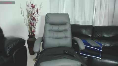 Christy Diaz online show from 10/30/25, 01:40