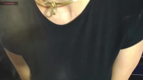 Snapshot of christtydiaz chatting on 12/17/25, 10:27 Christy Diaz online show from 12/17/25, 10:27