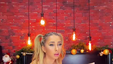 christyna_ross online show from 12/29/24, 11:39