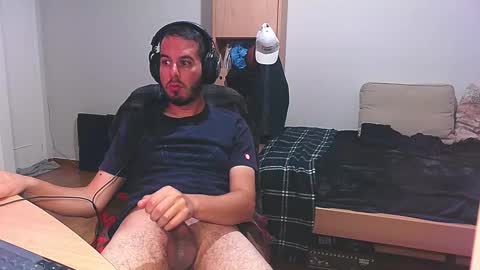 Snapshot of chromefox123 chatting on 12/13/25, 09:09 Chromefox123 online show from 12/13/25, 09:09