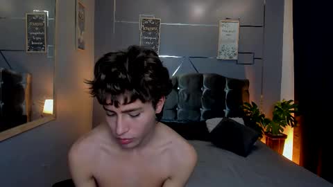 chrristopher77 online show from 10/17/25, 01:57