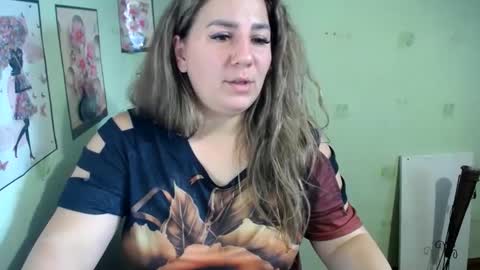Snapshot of chrystalbella chatting on 02/07/25, 12:06 Diana online show from 02/07/25, 12:06
