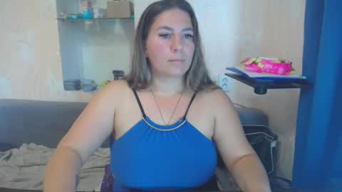 Snapshot of chrystalbella chatting on 10/08/25, 07:50 Diana online show from 10/08/25, 07:50