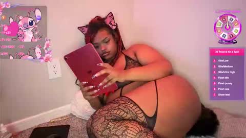 Snapshot of chubbeedweeb chatting on 10/30/25, 04:03 EmberEssence online show from 10/30/25, 04:03