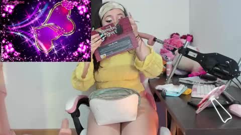 Vanesa online show from 10/21/25, 10:05