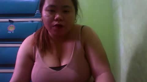 Snapshot of chubbybigtits_01 chatting on 10/17/25, 06:05 chubbybigtits_01 online show from 10/17/25, 06:05