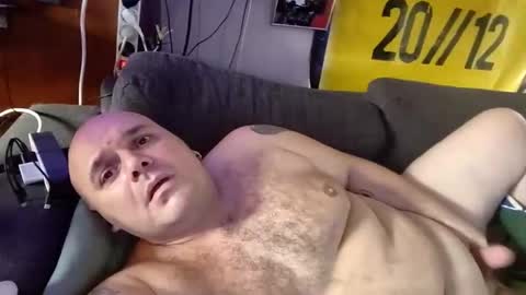 Snapshot of chubbyissy chatting on 10/11/25, 01:09 Chubbydutch man online show from 10/11/25, 01:09