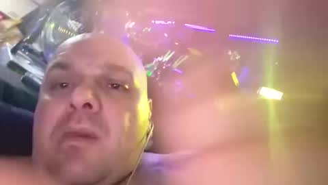 Snapshot of chubbyissy chatting on 10/25/25, 07:05 Chubbydutch man online show from 10/25/25, 07:05