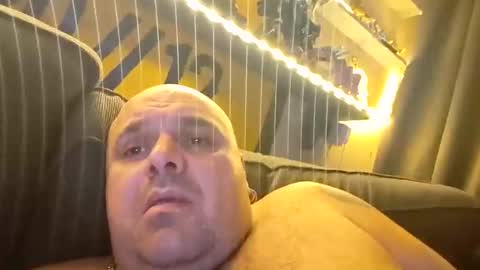 chubbyman40 online show from 05/02/26, 08:03