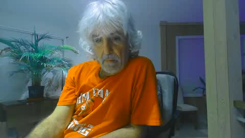 Snapshot of chuck354139 chatting on 12/03/24, 07:10 chuck354139 online show from 12/03/24, 07:10