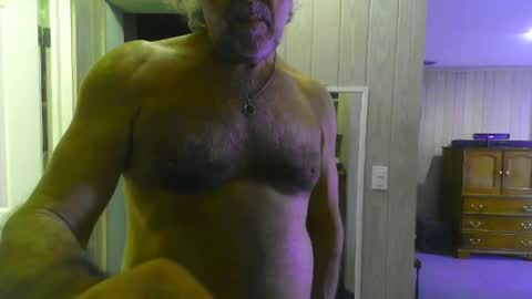 Snapshot of chuck354139 chatting on 12/18/24, 03:55 chuck354139 online show from 12/18/24, 03:55