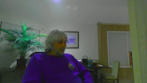 Snapshot of chuck354139 chatting on 12/22/24, 08:16 chuck354139 online show from 12/22/24, 08:16