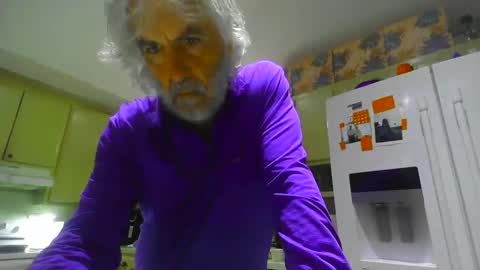 Snapshot of chuck354139 chatting on 12/28/24, 12:04 chuck354139 online show from 12/28/24, 12:04